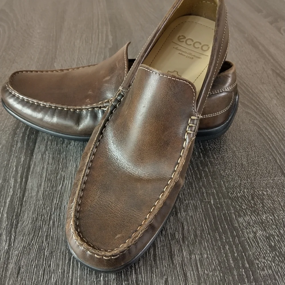 ECCO Classic Moc mens loafer. Size  9.5. Slip ons Leather great condition Brown - Picture 15 of 15